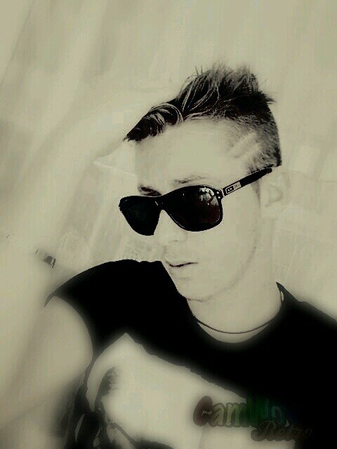 quentincrl38's profile picture. 