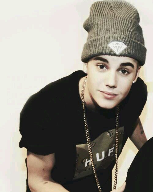 ♡ I love u till the moon and back ♡                                            ♡  he is my hero ♡                                       @justinbieber ♡
