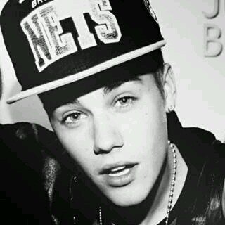 I'm not a normal , please I'm BELIEBER (: I LOVE KIDRAUHL