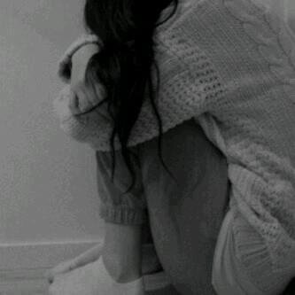 I'm eMy .....16 Sana .....Mn CairOo ......w 3Ndy 2 Brothers w aNa el-Kbera ^^ ....I'm Single :D
