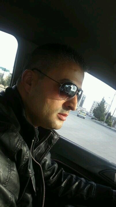 ما كل من ذاق الهوى عرف الهوى وﻻ كل من شرب المدام نديم