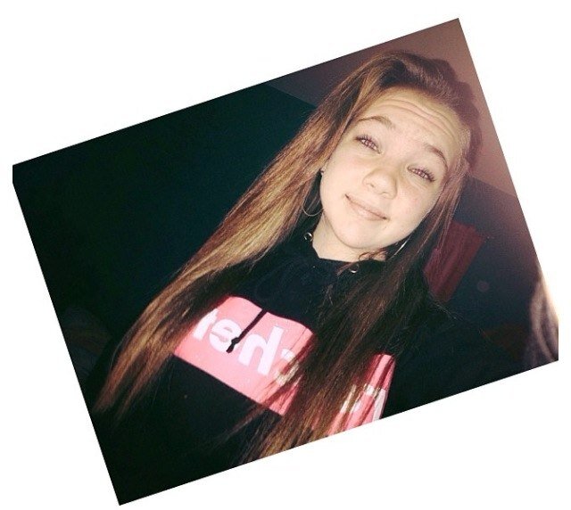 Lyssa , New twitter. Follow me. Single
