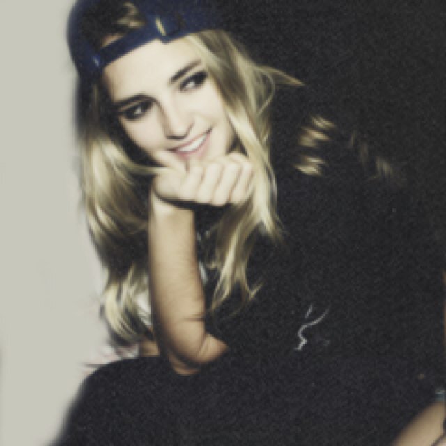 Yeah so I'm Max. I'm 17 and my mom is Aphrodite. That's all I really know. I don't really care. | PJO-HoO RP. | Single.
