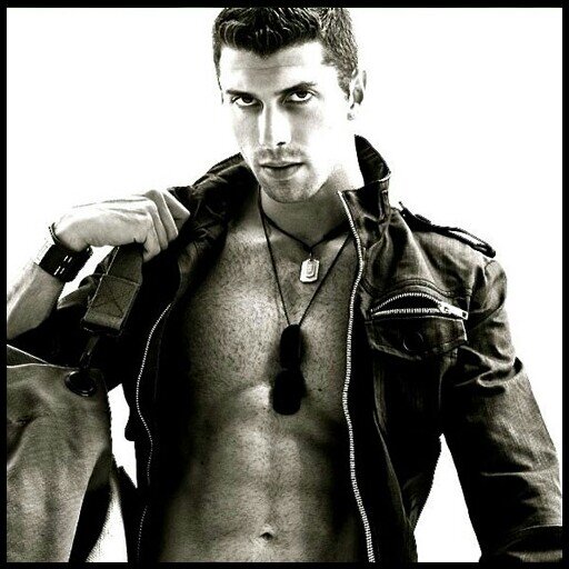 Looking to make new friends. I work as a bouncer at The Body Electric, a gay bar and restaurant. 21+ RP
