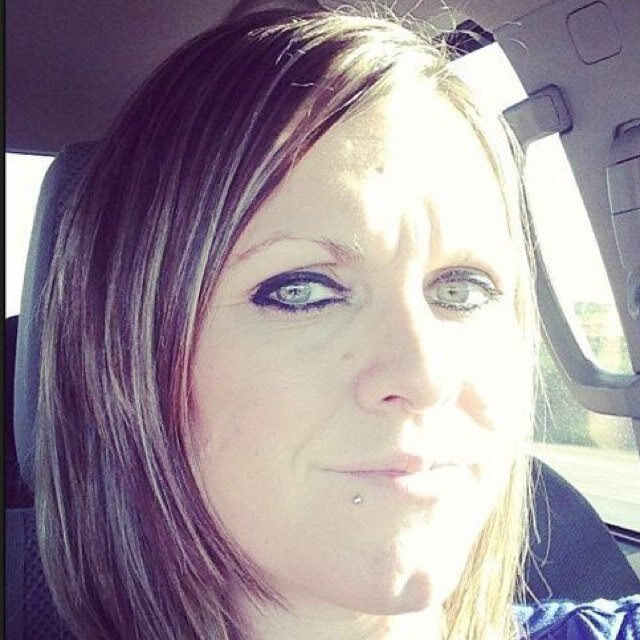Mom of 5. Loves running, yoga, pilates, strength training, cooking, law, history, my iPhone, Vegas, D.C., bacon, cupcakes...