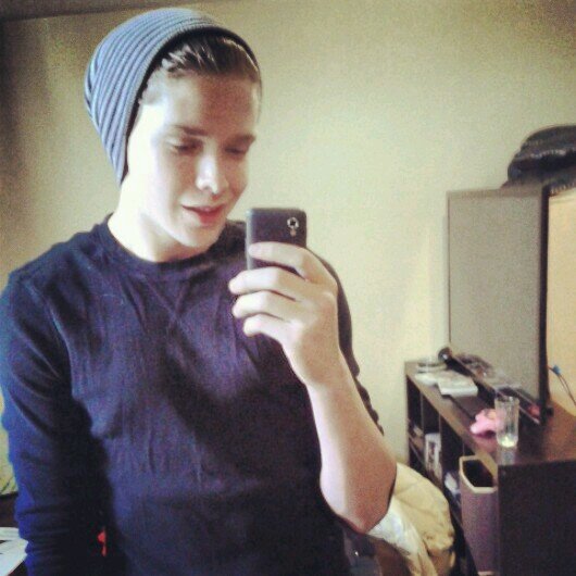 Lets go sesh, sing, and play some guitar.