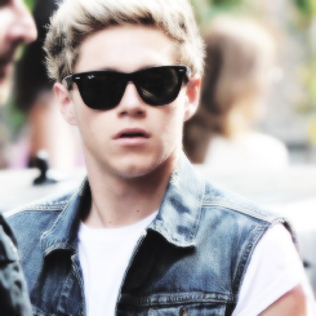 Ur fab follow @_QueenHarold