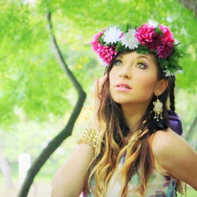 Camila . 24 .
born Brasil.
Living Japan.
Blood ..portugal