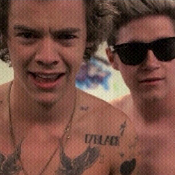 Free follow, so please follow @LeslieeHoran and @NeftaliBieber x.