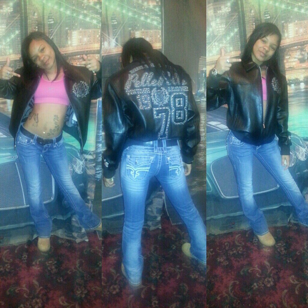 BITCH IM LIL JAZZ . I BE IN THE FIELD BITCH U CAN GOGGLE THAT. IM A SBJUICE GIRL  . R.I.P TO MA BIG DAWGS SHORTY BLACK & JUICE