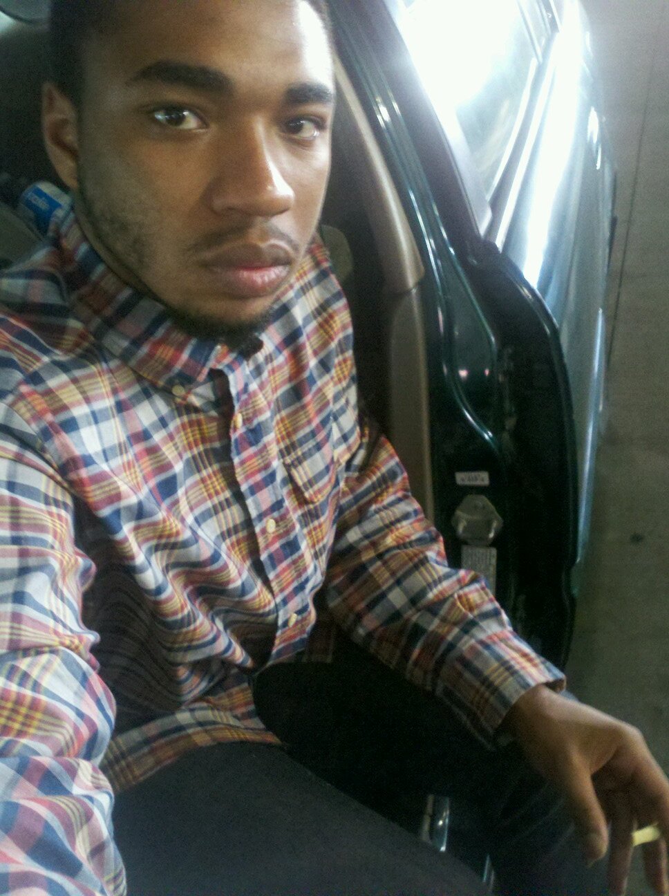 employed/annoyedMhard to avoid. you fuckaas aint makin no noise