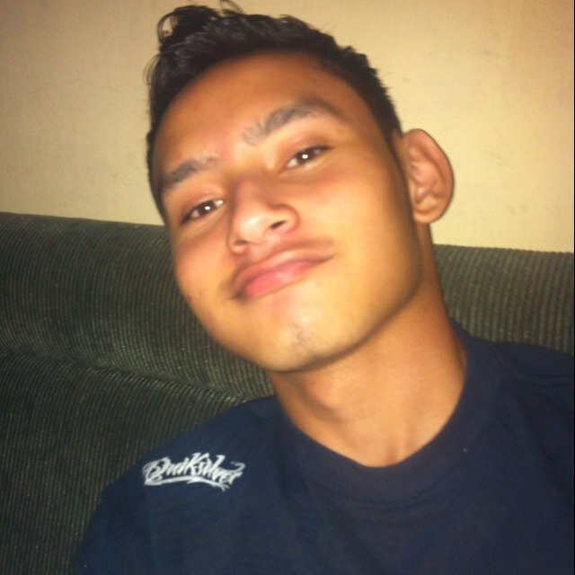 Locamente enamorado & Unicamente de Ti :') Sabes que tu eres TODO para mi :') Pienso y todos los que me preguntan Siempre les digo que Tu ERES la mas bella :')
