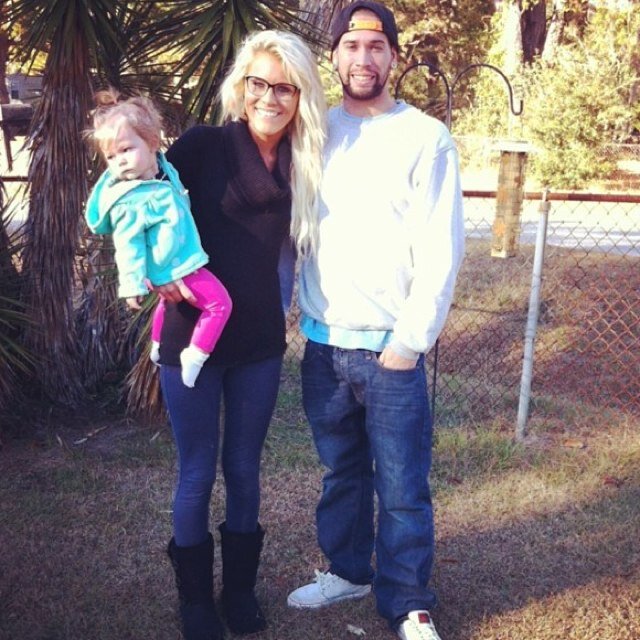 Lauren | 21 | tattoed mommy to Marlee. :)