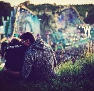 productor y Dj. He aprendido a amar a traves de las experiencias. Escribo con la mano no con el corazon. Soundcloud: http://t.co/2mOYlYoUo3
