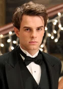 Don't follow this account, but please follow @TVDLover01 I gave you a free follow so please follow  @TVDLover01 :))