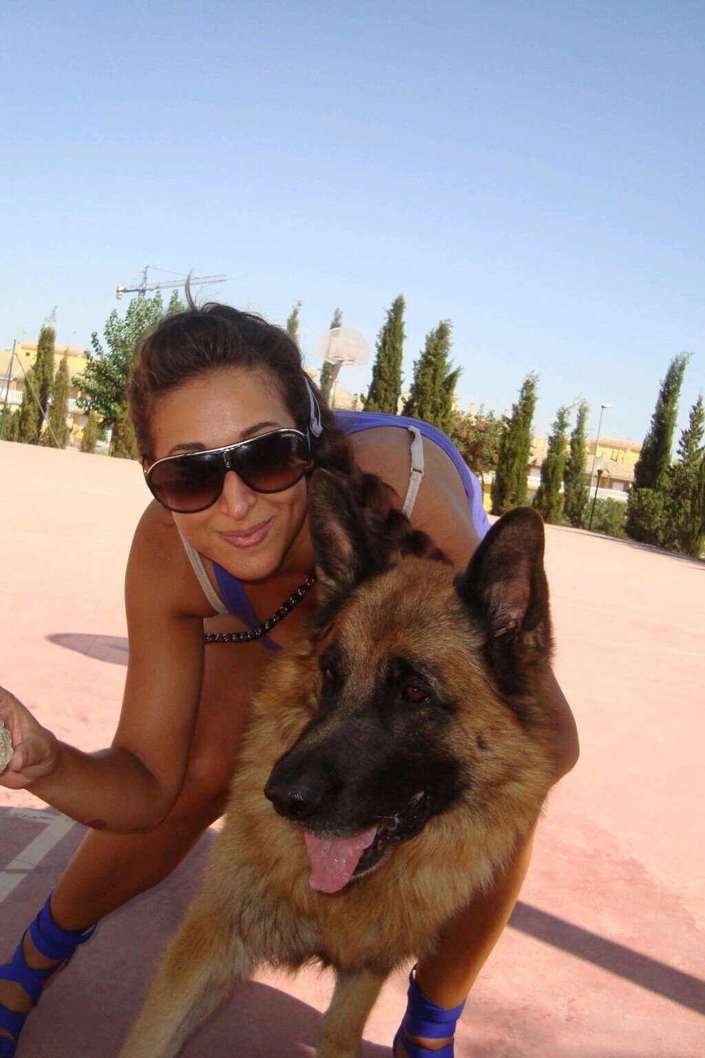 maestra de bichitos preciosos, amante de las pelis de terror, me gusta la fotografía y descubriendo mis dotes como medio pintora, tengo un perro preciosoooo