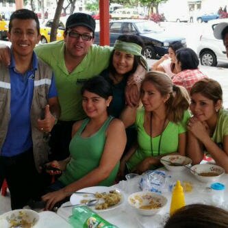 Lcda en Comunicacion Social, actriz,Emelecista a Morir.