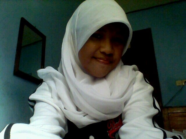 dwi_elfrida's profile picture. 21 Maret 2000 | Islam |