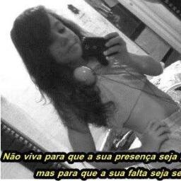 A alegria adquire-se. É uma atitude de coragem. Ser alegre não é fácil, é um ato de vontade.