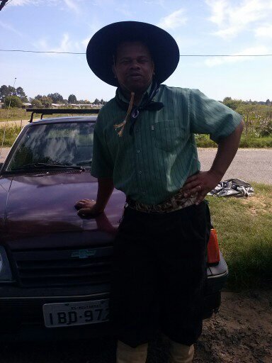 SOU GAUCHO  CASADO ADOROA CULTURA gaucha e resido na cidade de mostardas amo tudo que ha de bom na vida  adoramos sair e conhecer gente nova