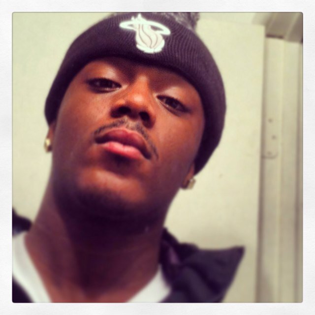 #Dari'yon #Father! } #HardWorkPaysOff #Single :-( #NotLOOkin #MoneyGang }