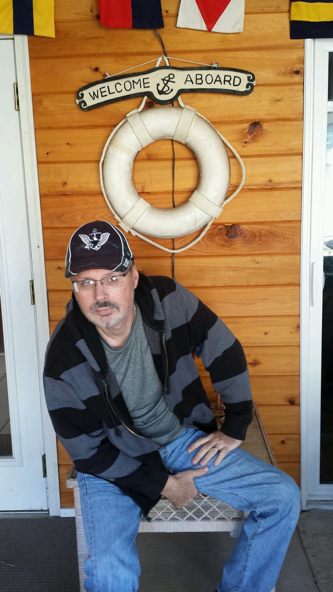 Disabled Navy veteran
libertarian
Christian,we can all live together
No socialism,Democratic or not
Believe in protecting my family
NRA supporter and gun owner