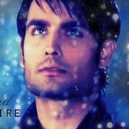 Vivian's fanclub.A tv actor who had a main lead in pkyek as a vampire Abhay raichand and is currently acting in meiej as a superstar Rk.His wife is Vahbbiz.