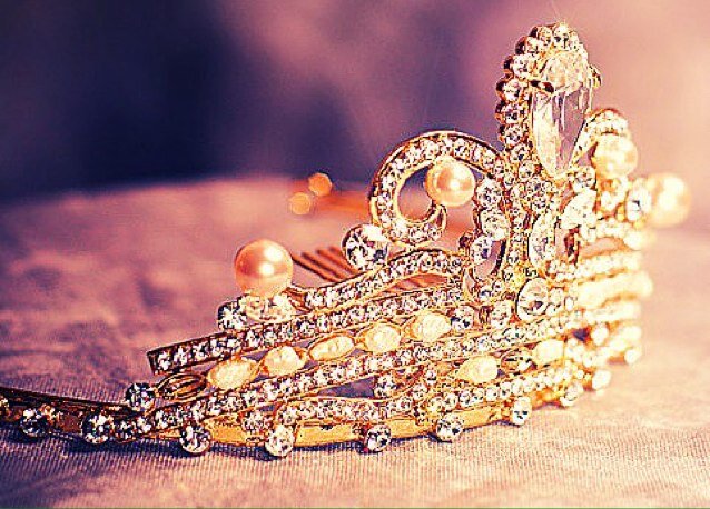 im the princess ✨ i wear the crown. engaged, planning our wedding, & living our fairytale together.