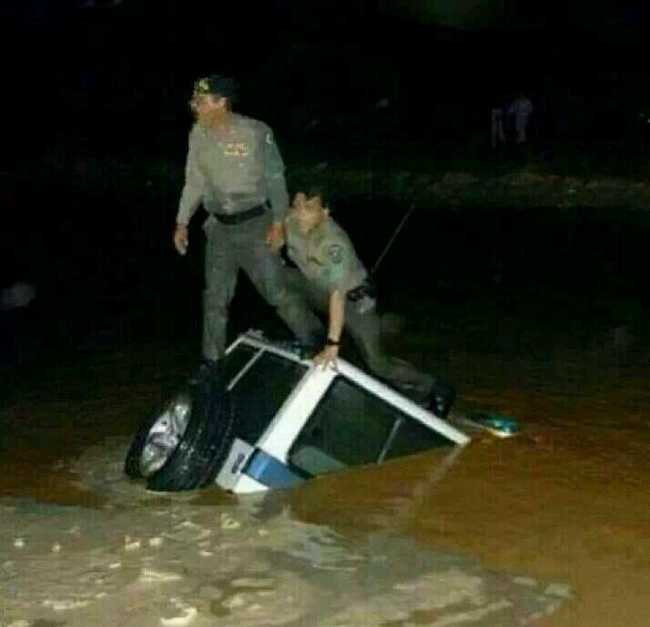 سبحان الله وبي حمده