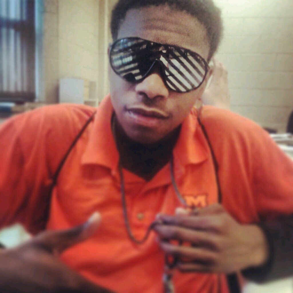 49444 231 Bitch fck wit my set or get off my dick LOL 
#Team Follow back 
#Team Rap Star 
#Team Doughboy kidd 
#Team Rondo
#Team Taken