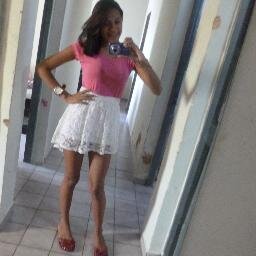 Meu nome é Karla Beatriz sou modelo, sou atriz tenho 12 anos e sou Alagoana