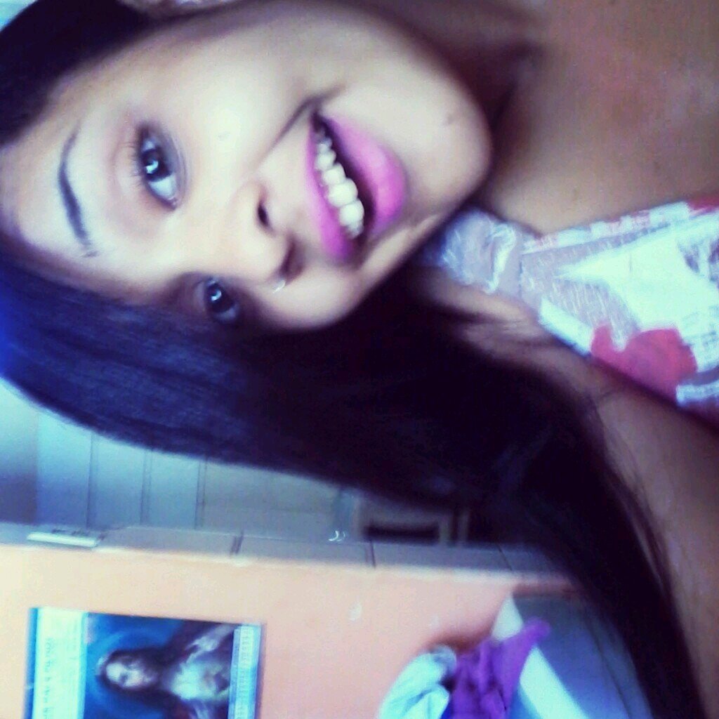 A vida me fez fã de justin bieber e eu fiz de justin bieber  a minha vida ❤✌ 15 anos , Resumindo a minha vida : Sou loucamente apaixonada por justin bieber  ❤