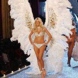 aVictoriaSecret's profile picture. Les presentamos a las modelos del Victoria's Secret Fashion Show y en Español! Not affiliated with Victoria's Secret in any way.