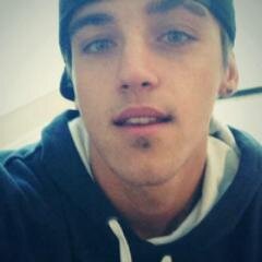i gave you a free follow, so go follow @skipformelou [she follows back] ily ♡