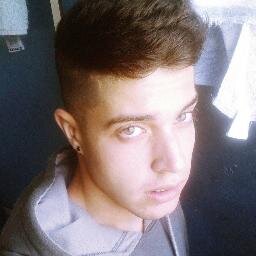 16 anos solteiro e mágico ,INSTA:  http://t.co/r8SGxKrMXp , sigam sigo todos de volta ;)