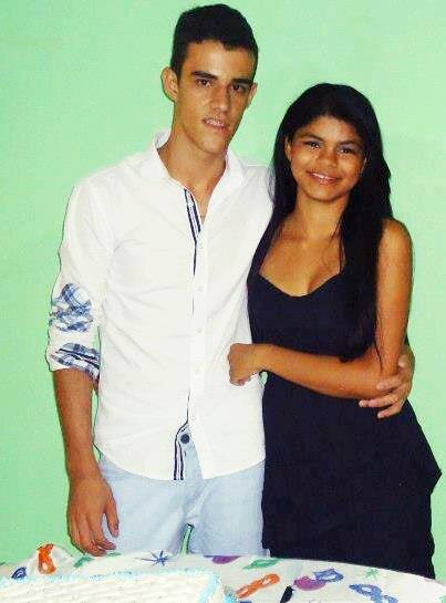 Sou alegre bem extrovertida , sou feliz adoro lugares que me traga alguma lembrança boaa =D