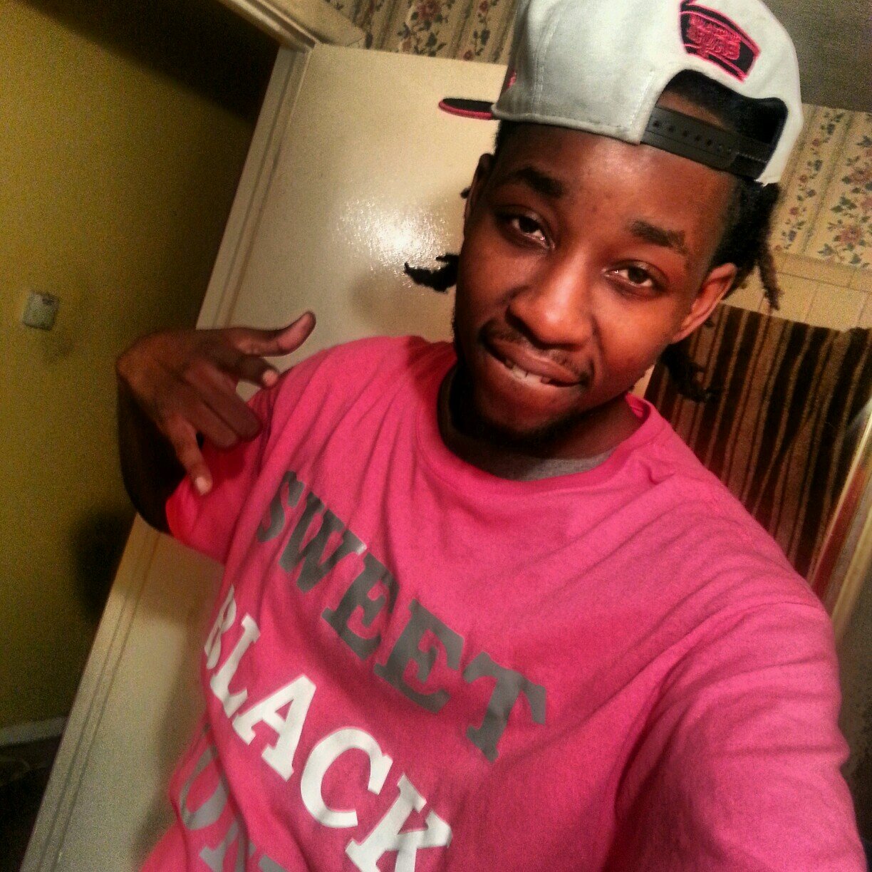 I am Mr. Sweet Jones Loyalty B4 Betrayal is the motto #TeamSOUTHSIDE #TeamDreadHead #TeamLIBRA #TeamFollowBak #TeamDarkSkin #TeamTatted