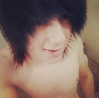 Hi im sky||old account was skythekitty14|| 17||gay|| ^~^