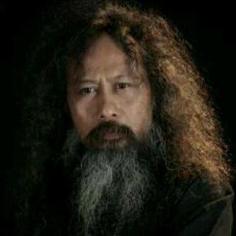 Konsultan Seni dan Budaya, penulis aneka cerita, aktor, singer, guru besar javanologi, pembimbing calon artis menjadi pribadi sejati.
