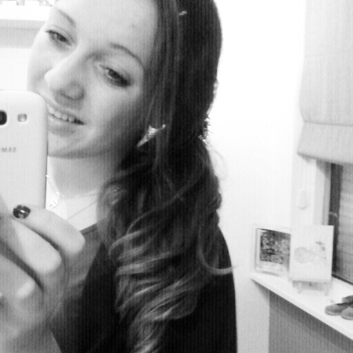 the best things in life are unseen, that's why we close our eyes when we kiss love & dream