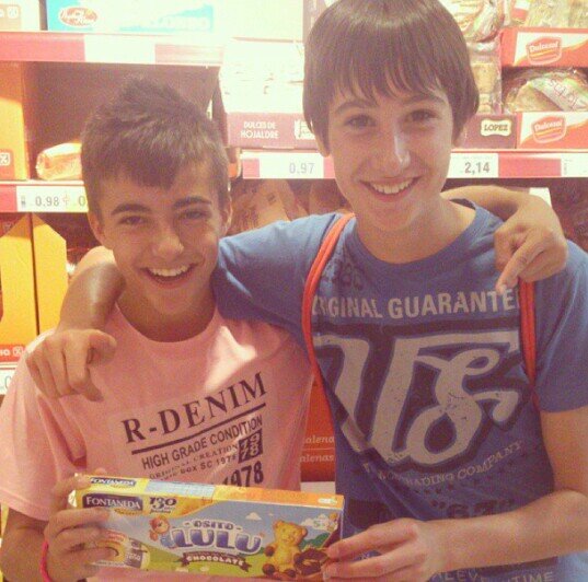 '99  Jugador del cadete de la bañeza f.s  istagram:@adry_5_fs   follow me!!:)