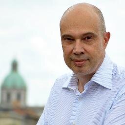 Tecnico Ortodonzista, Giornalista, Scrittore, Adetto Stampa, Collezionista. Tanti mestieri per passione e per vivere