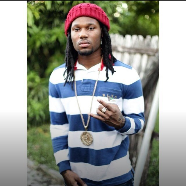 Youtube Hunidround Ent. Everybody spittin from the booth to the hamma's. 
#Zone3 #Hunidround