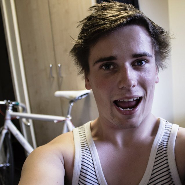 OLD ACCOUNT. FOLLOW @iainchudleigh !