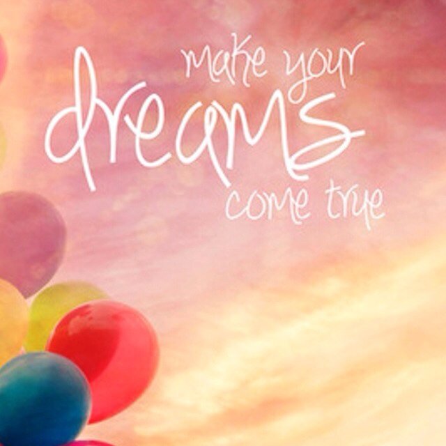 Hi!!! Follow me plzz :D my goal is 350 followers b4 christmas plzz make tht happen :)