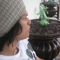 Visual Artist,Human Being,Pilipinas,Waiter,Certified Welder