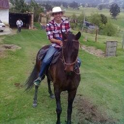 Un amigo debe ser un maestro en el arte de adivinar y callar. (Friedrich Nietzche)