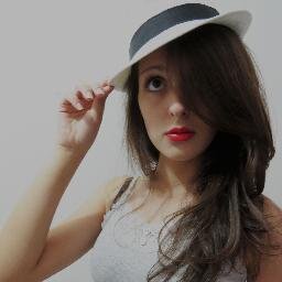 Bom q a Fernanda me ama já é um fato, só passando pra avisar q eu tmb amo mt ela, minha nariguda feia, @feiaveiga aq