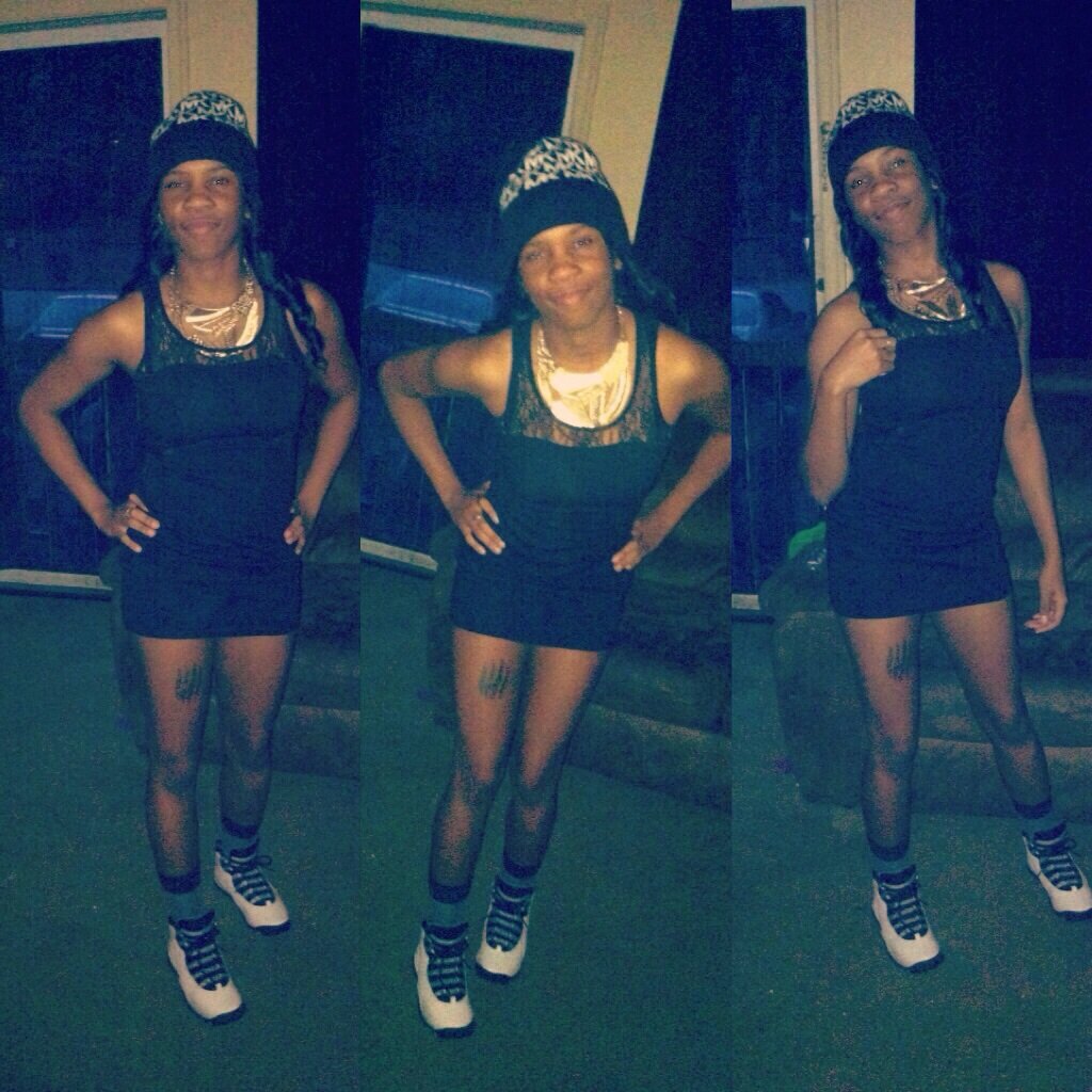 - , livinggg lifeeee (: yup yup just a youngg girl that's tryinnn too achive her goals in lifeee MONEY first yuuu fuck niggas come come last ...-( $$] ! 3 (: