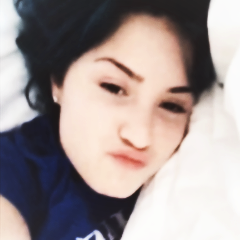 existem dezenas de razões para estar triste, centenas para chorar e para desistir. Mas existe uma unica razão para continuar: 　 　 Você meu ídolo ♥ -
